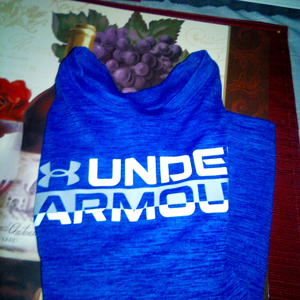 Boys under armour shirt size 4
